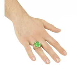 Anello in oro con gemma verde