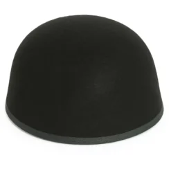 Berretto di feltro nero da decorare