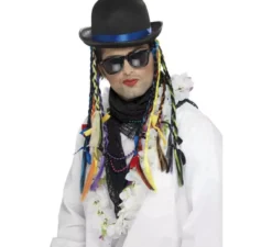Bowler hat ragazzo george con le trecce colorate