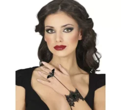 Bracciale ricamato e anello pipistrello