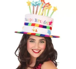 Cappello di compleanno con candele multicolori