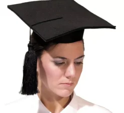 Cappello graduato in due pezzi