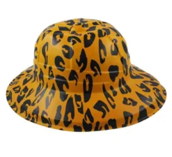 Cappello in PVC con stampa leopardata