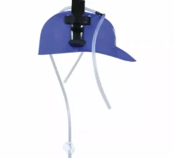 Casco bevente dell'uomo della birra