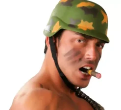 Casco militare con corda