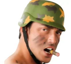 Casco militare con corda