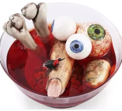 Ciotola con organi sanguinanti