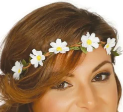 Corona con fiori bianchi