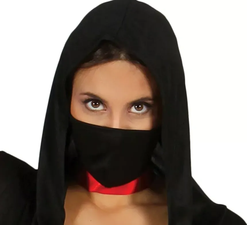 Costume da ninja nero per una donna