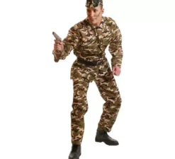 Costume militare mimetico per un uomo