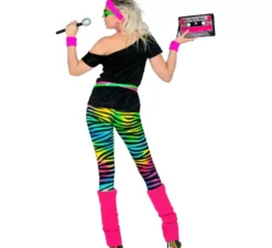 Costume nero con stampa alla moda anni '80 per donna