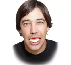 Denti con denti molto grandi