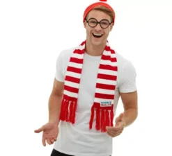 Dov'è Wally Kit ? Berretto, sciarpa lavorata a maglia e occhiali