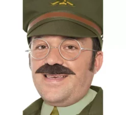 Kit del capitano della seconda guerra mondiale: occhiali e baffi