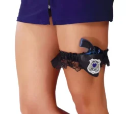 Lega con la pistola della polizia