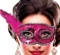Maschera con paillettes e piume rosa