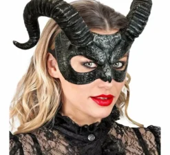 Maschera del demone con le corna nere