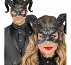 Maschera del demone con le corna nere