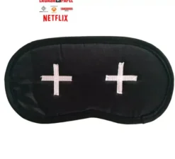 Maschera nera con croci di carta
