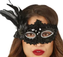 Maschera nera con fiore e piume