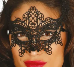 Maschera nera ricamata gotica
