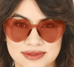 Occhiali trasparenti con cuore rosso