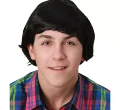 Parrucca nera tagliata