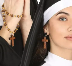 Set di orecchini croce e rosario