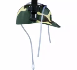 Soldato Di Casco Bere Birra