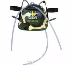 Soldato Di Casco Bere Birra