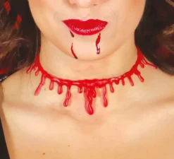 Tagliare la cicatrice sul collo