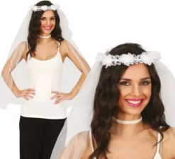 Velo da sposa con corona di fiori bianchi